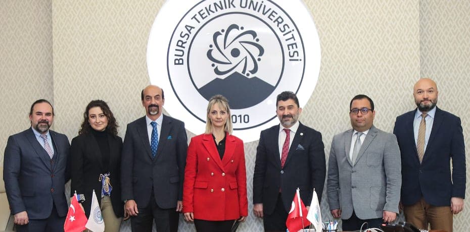 TOSYÖV Bursa yönetimi BTÜ Rektörlüğü ziyaretinde toplu hâlde